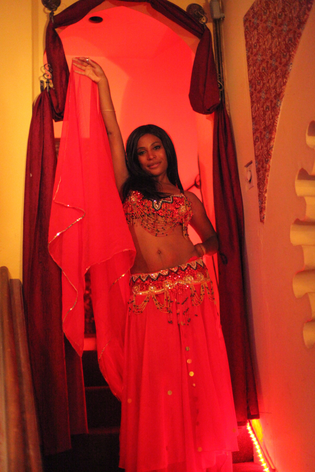 regine_bellydance_in_red_smaller